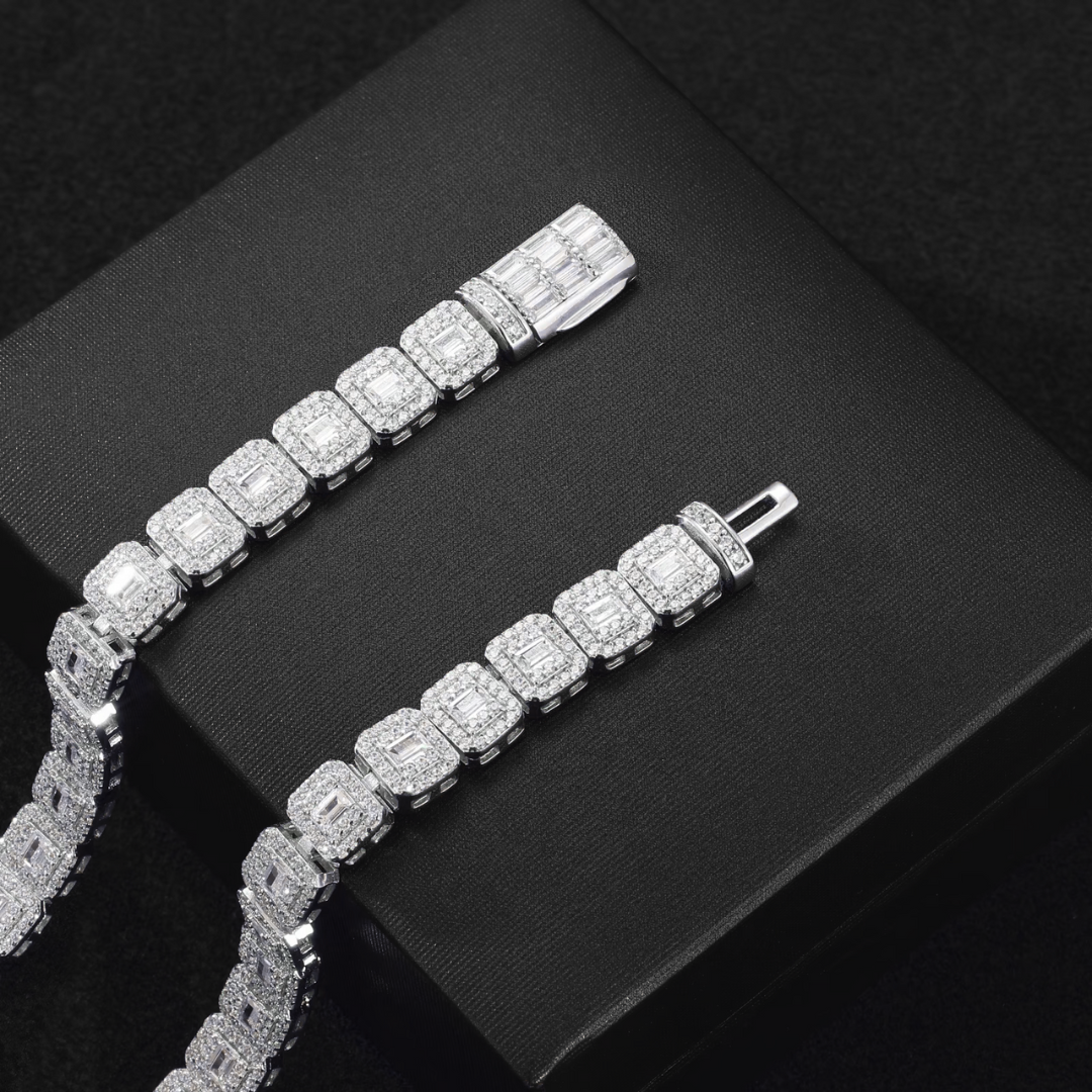 Maison Royale Chain