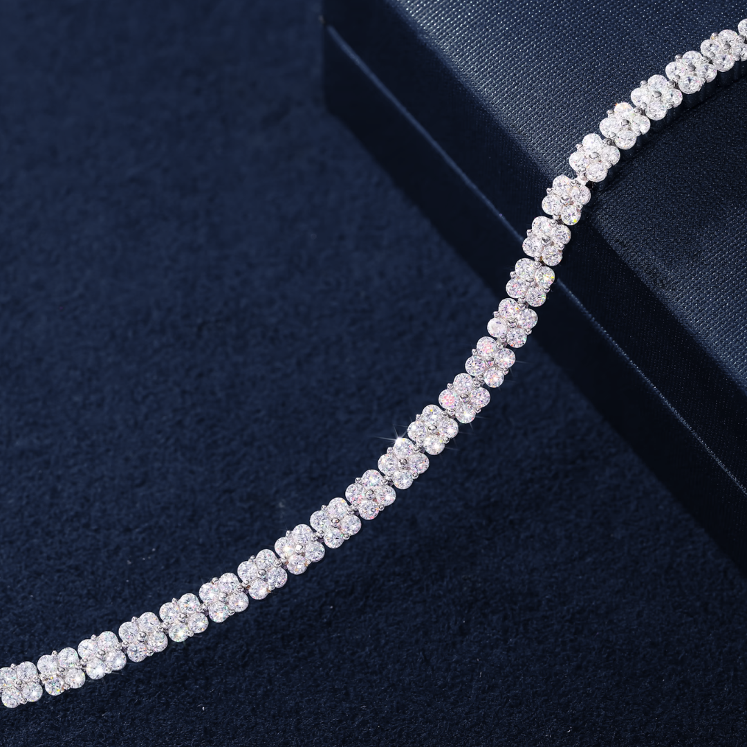Le Carré Pavé Bracelet