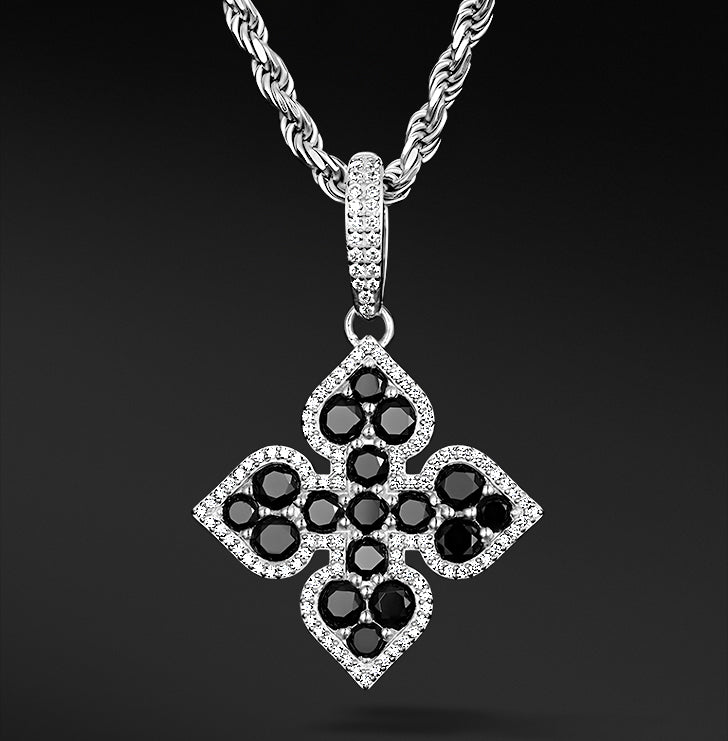 Trèfle Noir Pendant