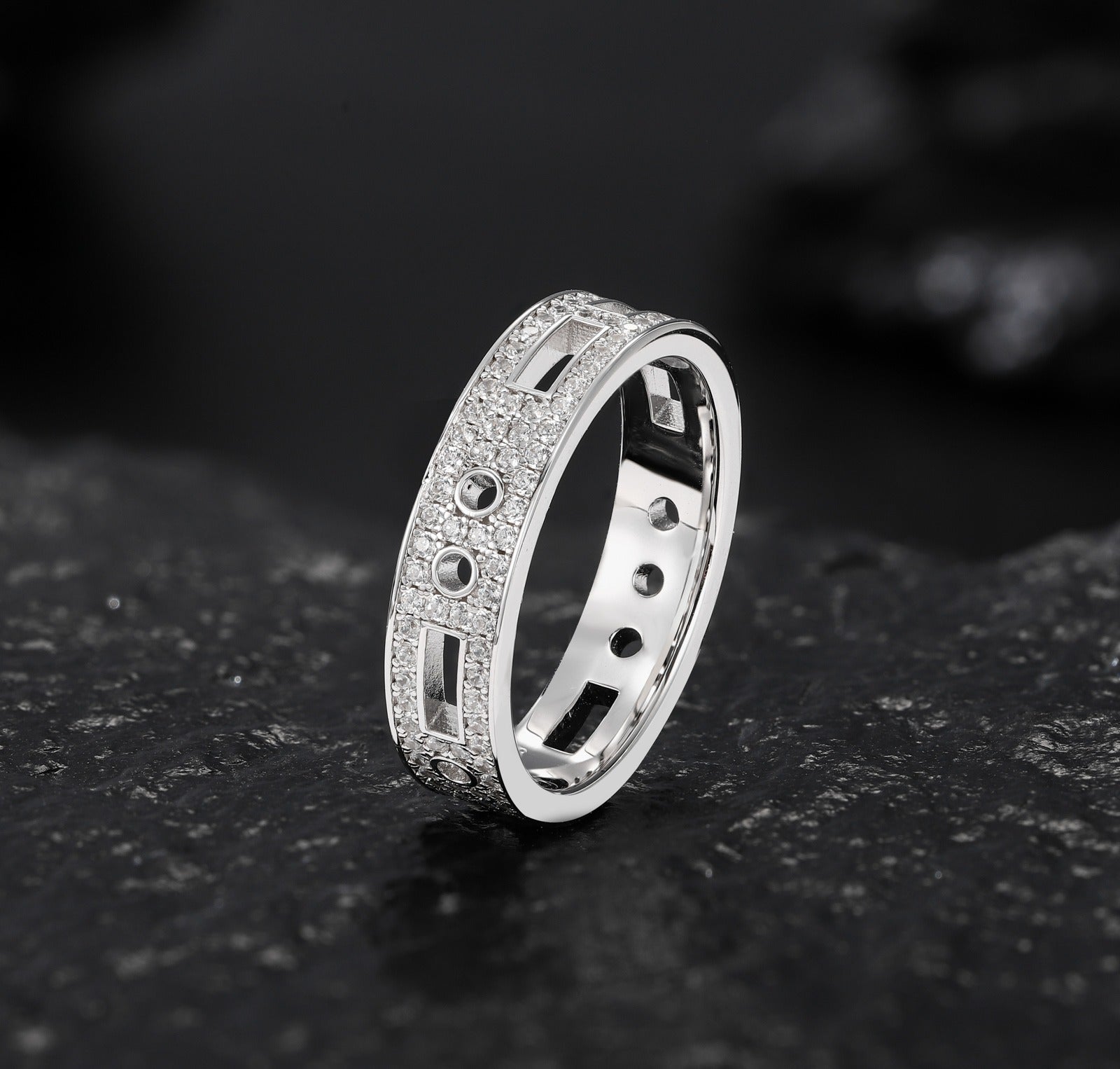 Pavé Cadre Ring