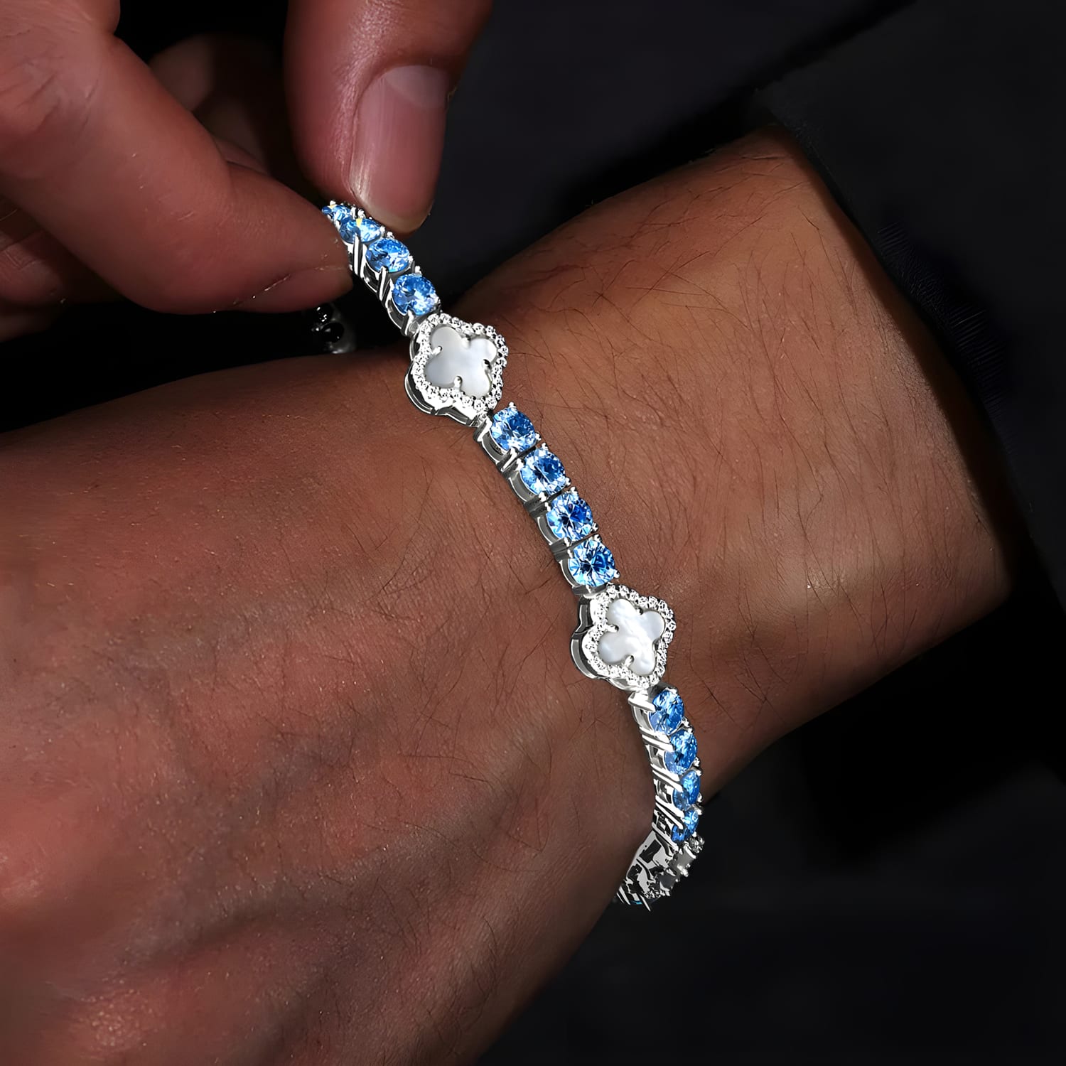 Arctic Bleu Motif Bracelet